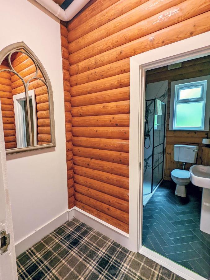 Kaoglen Squirrel Drey-Hot Tub-Pet Friendly-Perth Villa Balnald Dış mekan fotoğraf