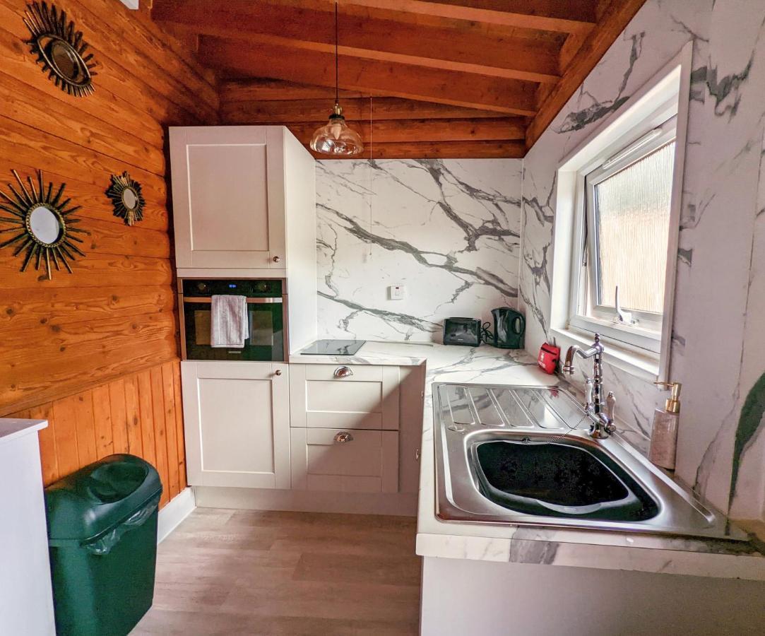 Kaoglen Squirrel Drey-Hot Tub-Pet Friendly-Perth Villa Balnald Dış mekan fotoğraf