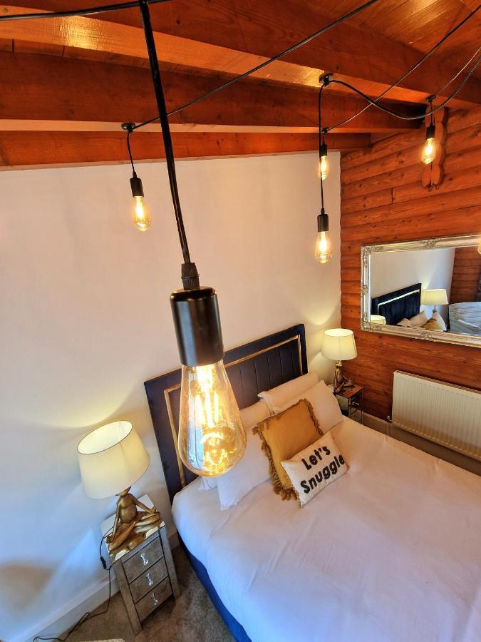 Kaoglen Squirrel Drey-Hot Tub-Pet Friendly-Perth Villa Balnald Dış mekan fotoğraf
