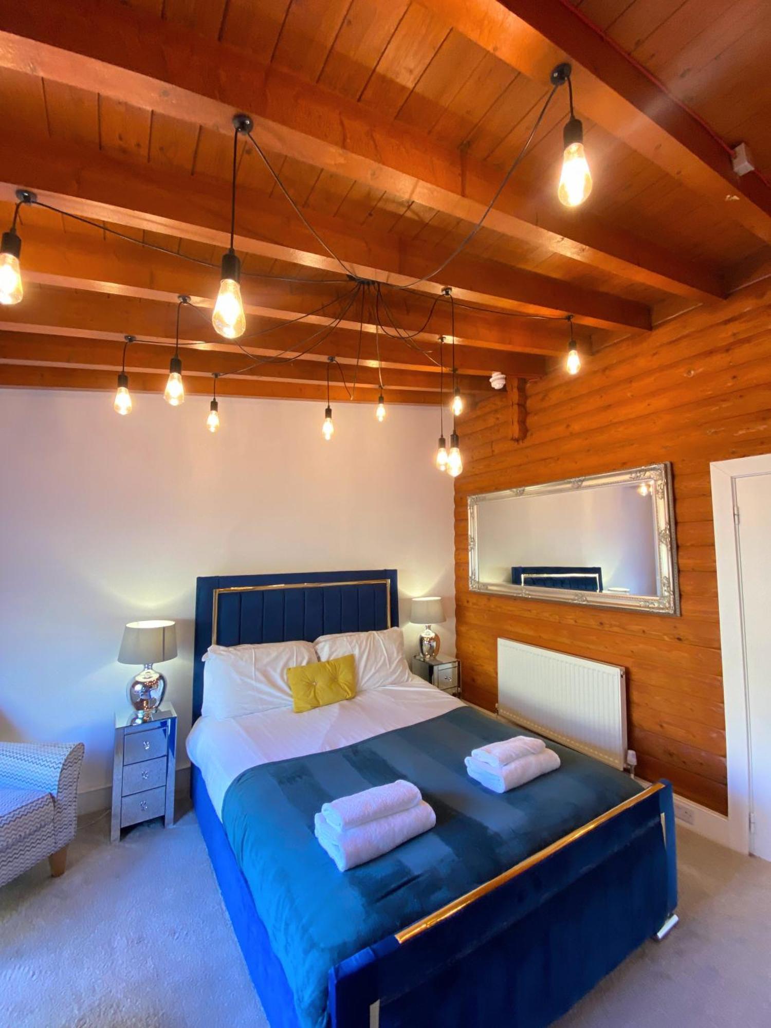 Kaoglen Squirrel Drey-Hot Tub-Pet Friendly-Perth Villa Balnald Dış mekan fotoğraf