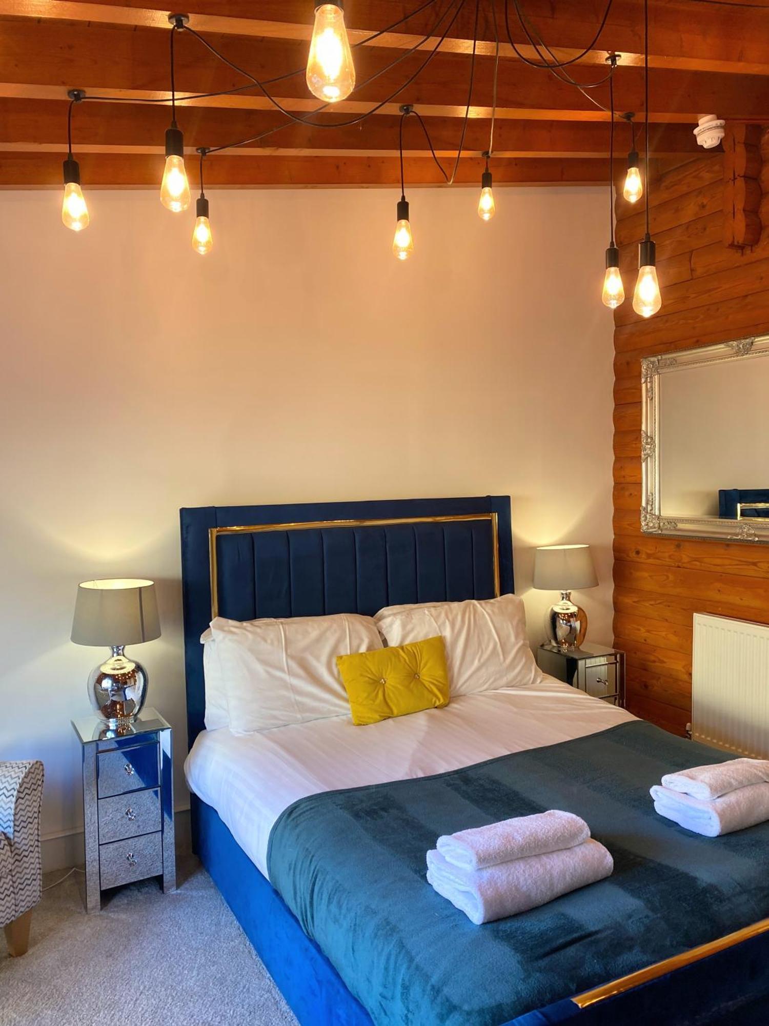 Kaoglen Squirrel Drey-Hot Tub-Pet Friendly-Perth Villa Balnald Dış mekan fotoğraf