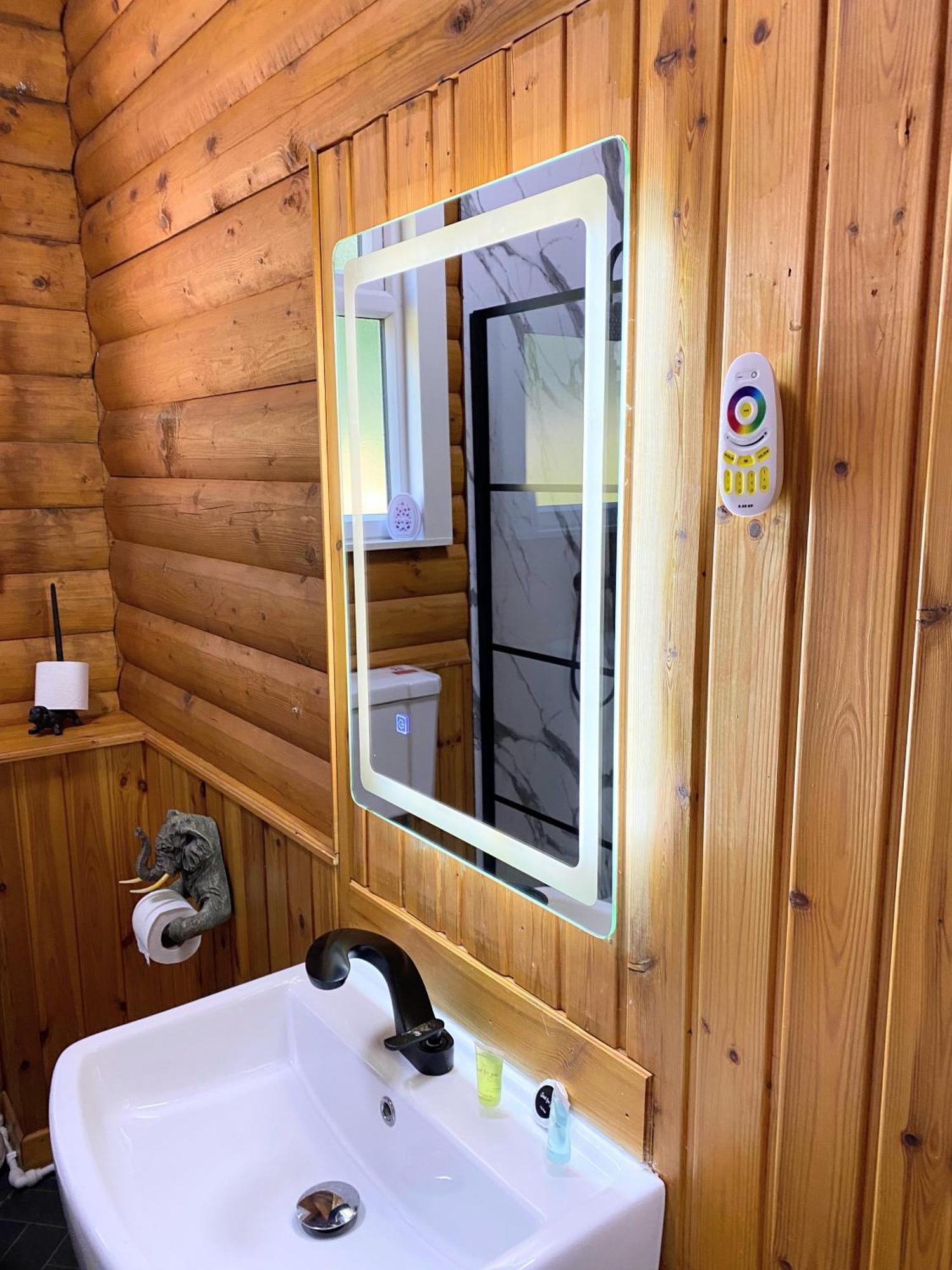 Kaoglen Squirrel Drey-Hot Tub-Pet Friendly-Perth Villa Balnald Dış mekan fotoğraf